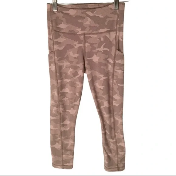 ATHLETA Lot of 2 Pair Capri Leggings Size XS Pink Camo Gray Running Yoga - Picture 7 of 16